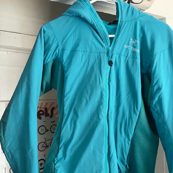 Arc’Teryx Atom LT Hoody - Picture 2 of 3